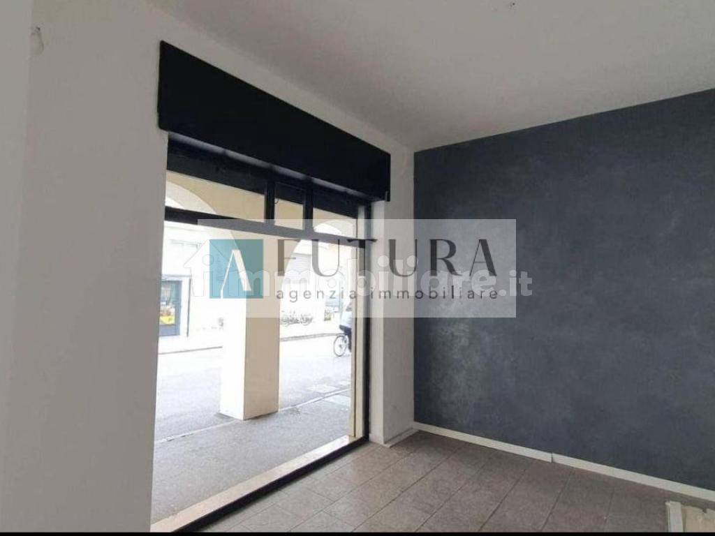 negozio in vendita a Vicenza in zona Centro Storico