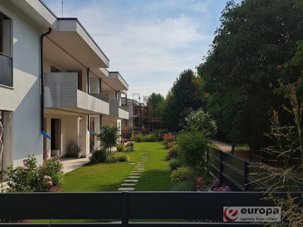 appartamento in vendita a Vicenza in zona Saviabona