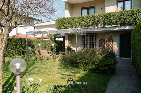 casa indipendente in vendita a Vicenza in zona Ospedaletto