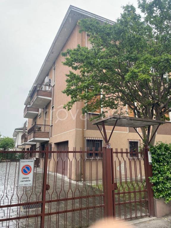 appartamento in vendita a Vicenza in zona San Bortolo/San Paolo