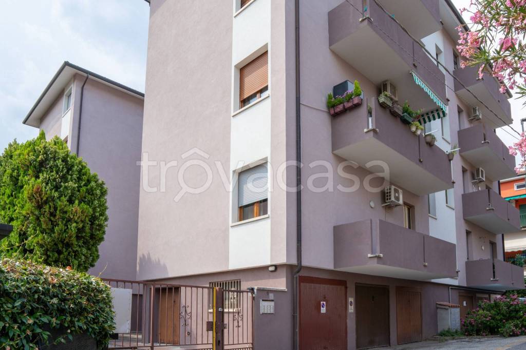 appartamento in vendita a Vicenza in zona Borgo Casale