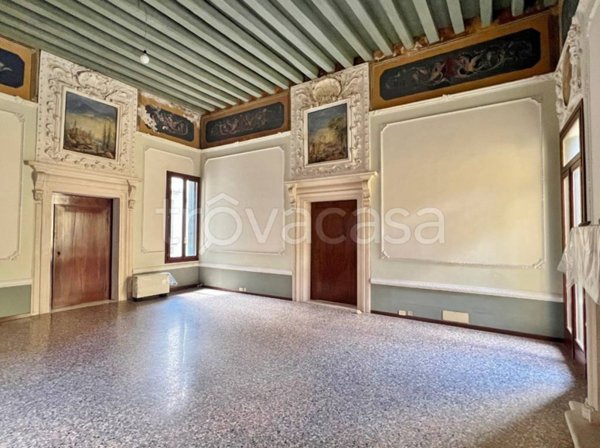 appartamento in vendita a Vicenza in zona Centro Storico