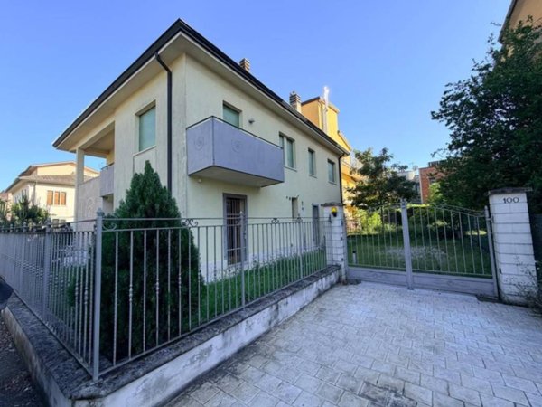 casa indipendente in vendita a Vicenza in zona Pio X