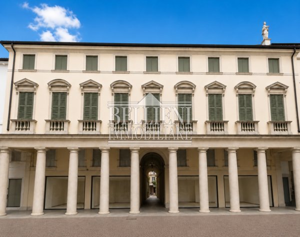 appartamento in vendita a Vicenza in zona Centro Storico