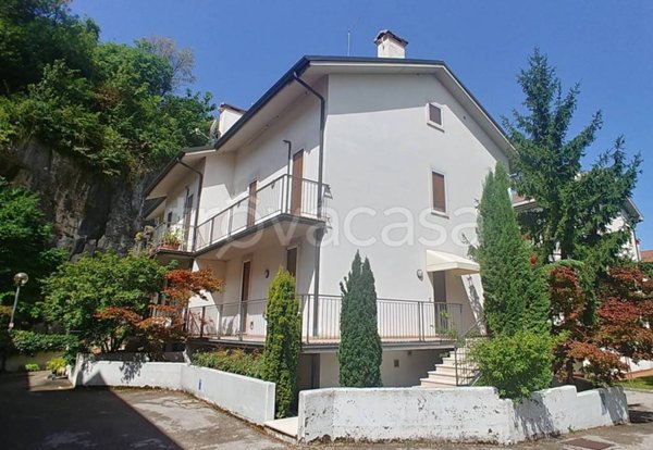 casa indipendente in vendita a Vicenza in zona Gogna
