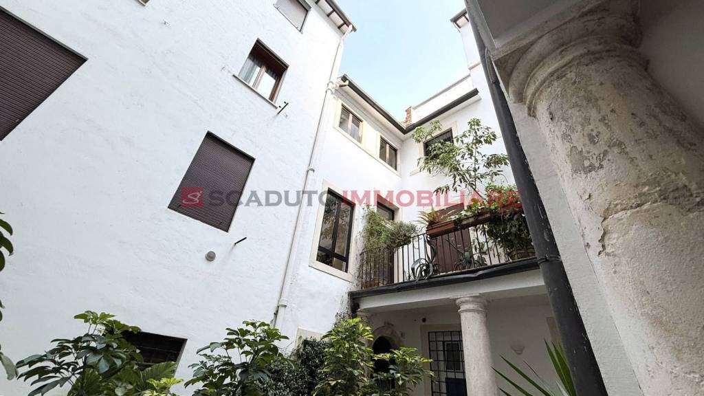 appartamento in vendita a Vicenza in zona Centro Storico