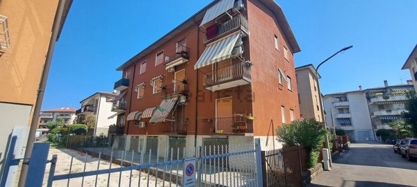 appartamento in vendita a Vicenza in zona Saviabona