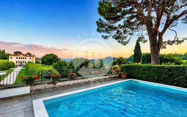 casa indipendente in vendita a Vicenza in zona Monte Berico