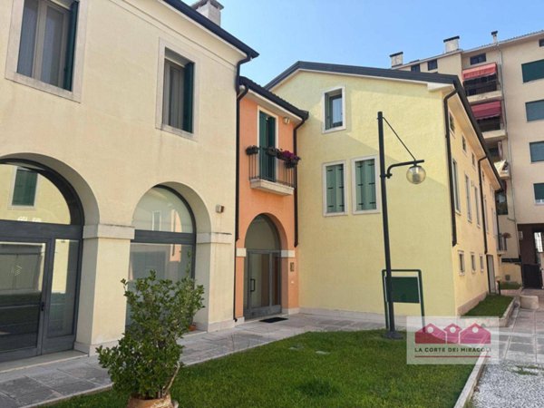 appartamento in vendita a Vicenza in zona Borgo Berga