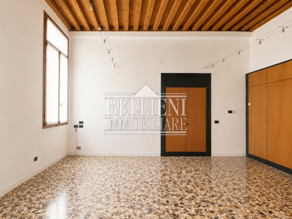 appartamento in vendita a Vicenza in zona Centro Storico