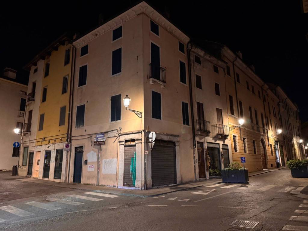 casa indipendente in vendita a Vicenza in zona Centro Storico