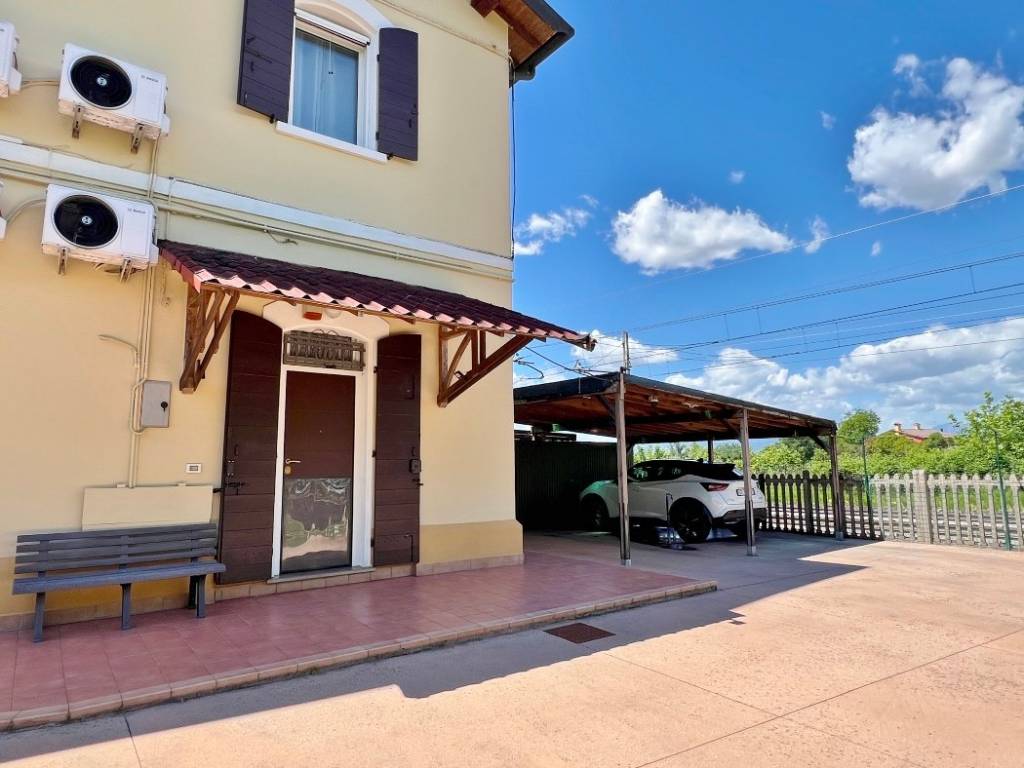 casa indipendente in vendita a Vicenza in zona Bertesina