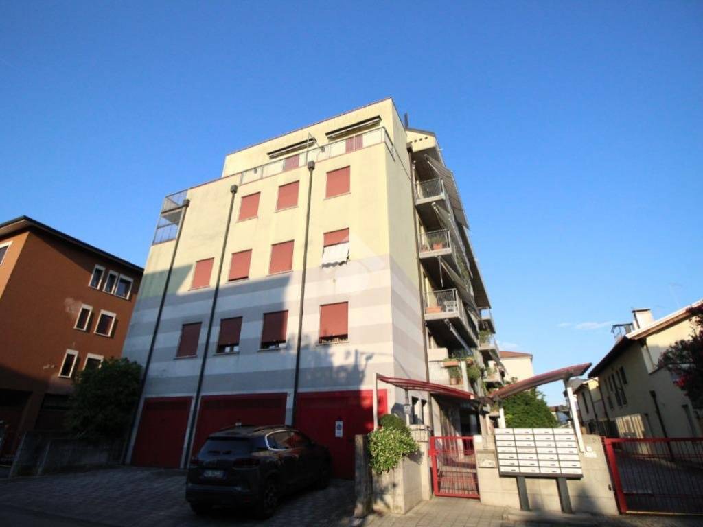 appartamento in vendita a Vicenza in zona Pio X
