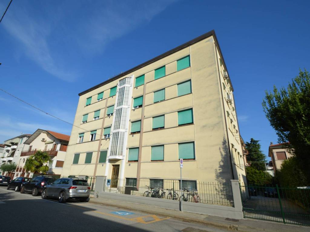 appartamento in vendita a Vicenza in zona San Bortolo/San Paolo