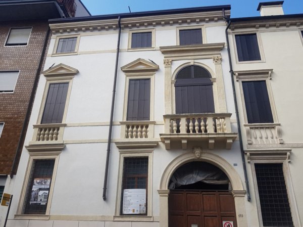 appartamento in vendita a Vicenza in zona Centro Storico
