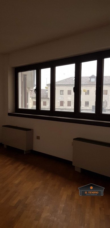 ufficio in vendita a Vicenza in zona Centro Storico