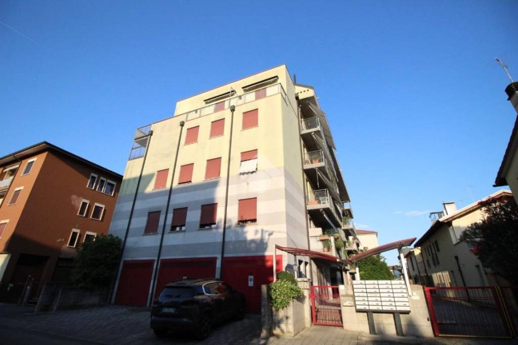 appartamento in vendita a Vicenza in zona Pio X