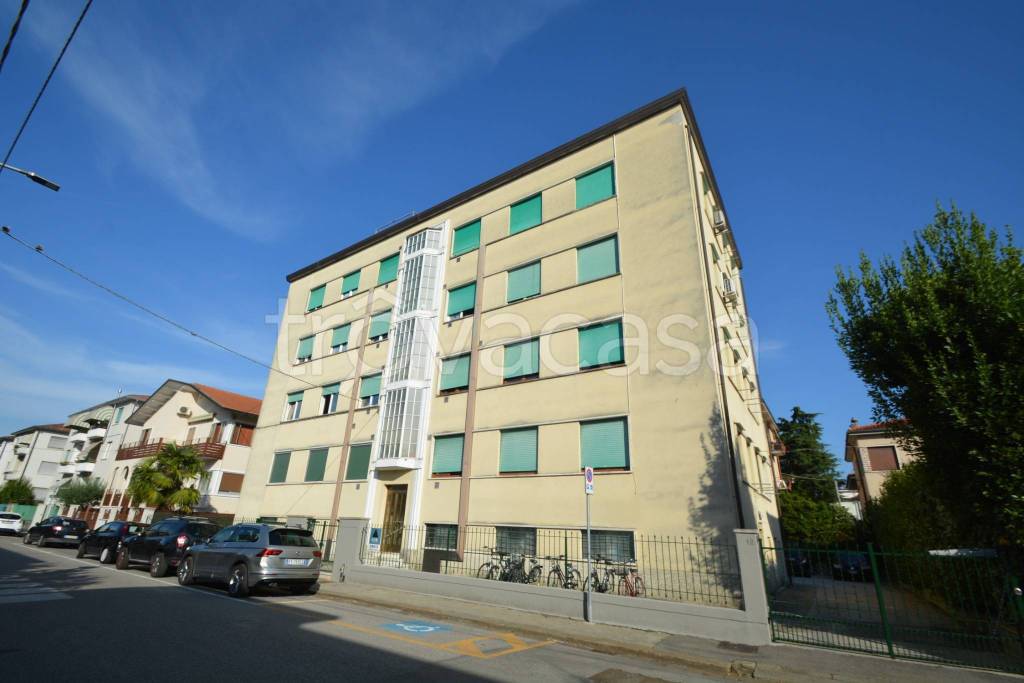 appartamento in vendita a Vicenza in zona San Bortolo/San Paolo