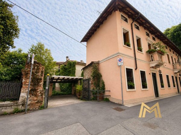 casa indipendente in vendita a Vicenza in zona Centro Storico