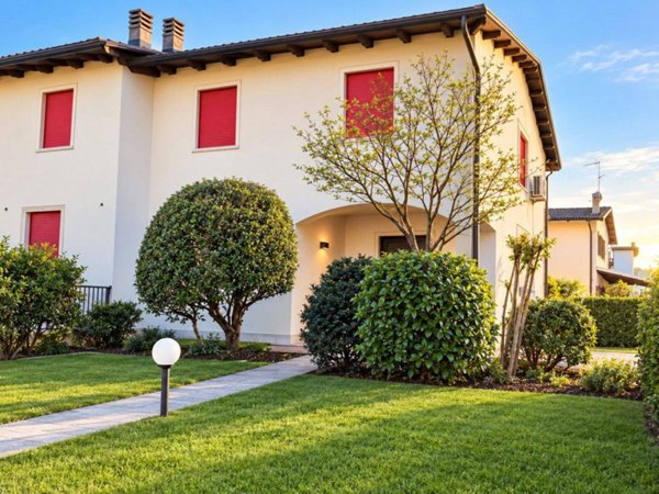 casa indipendente in vendita a Vicenza in zona Ferrovieri