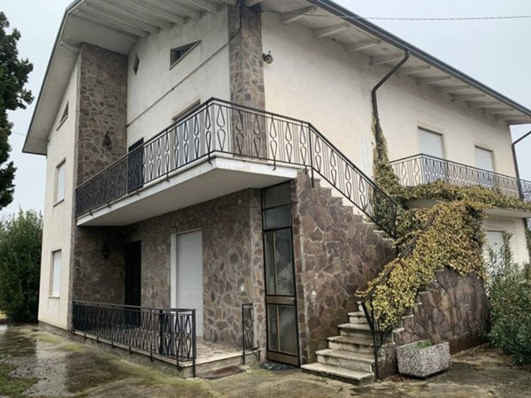 casa indipendente in vendita a Vicenza in zona Borgo Casale