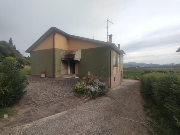 casa indipendente in vendita a Villaga