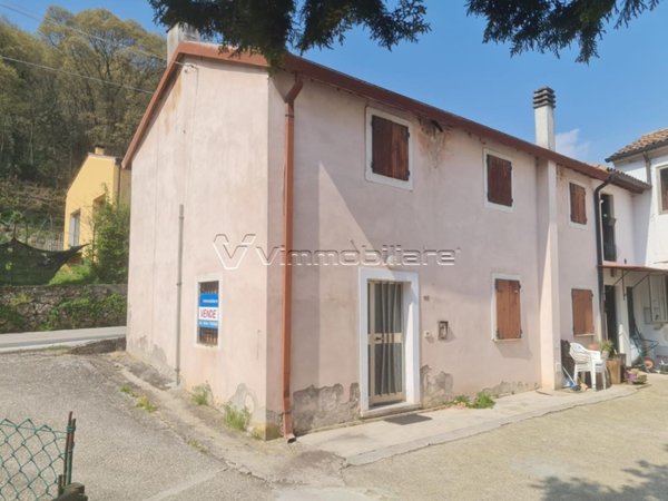 casa indipendente in vendita a Villaga in zona Toara