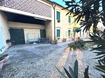 casa indipendente in vendita a Villaga in zona Belvedere