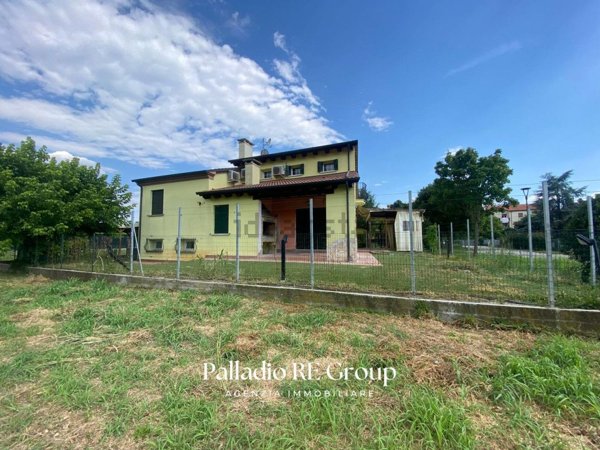 casa indipendente in vendita a Villaga in zona Belvedere