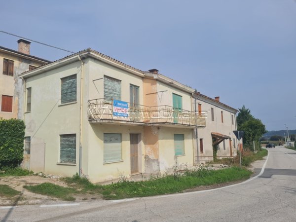 casa indipendente in vendita a Villaga