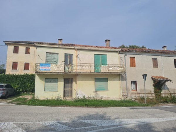 casa indipendente in vendita a Villaga