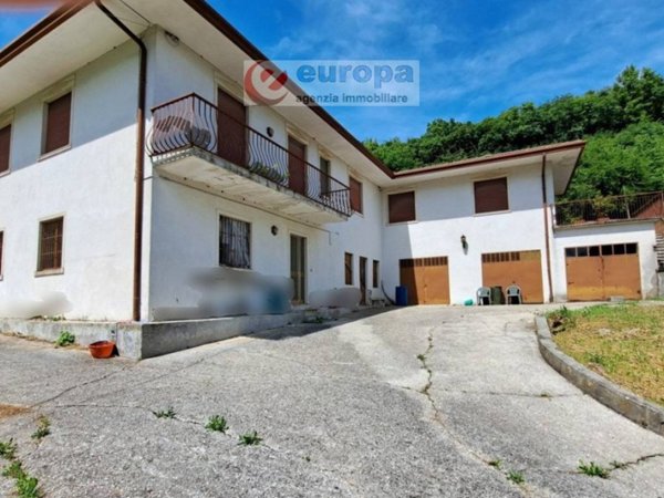 casa indipendente in vendita a Villaga