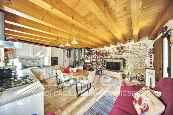 casa indipendente in vendita a Villaga