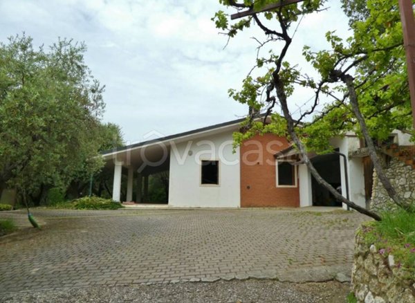 casa indipendente in vendita a Villaga in zona Pozzolo