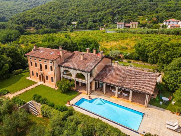 casa indipendente in vendita a Villaga in zona Pozzolo
