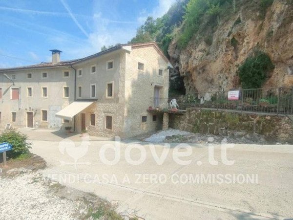 casa indipendente in vendita a Villaga in zona Pozzolo