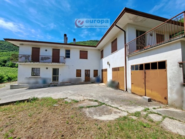 casa indipendente in vendita a Villaga in zona Pozzolo