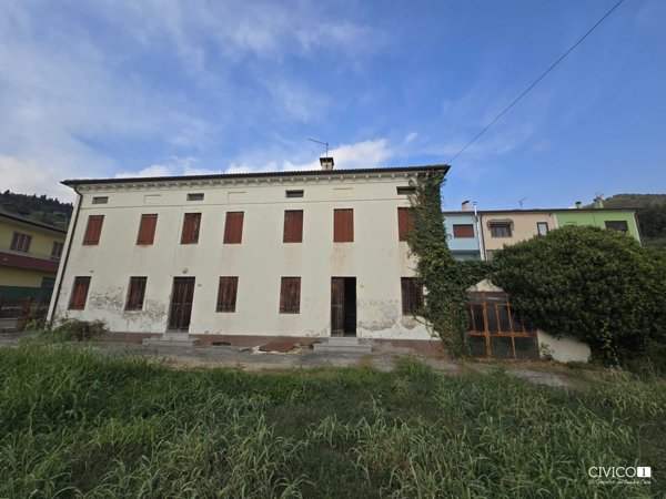 casa indipendente in vendita a Villaga