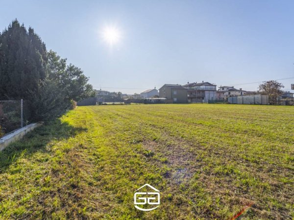 terreno edificabile in vendita a Villaverla in zona Novoledo