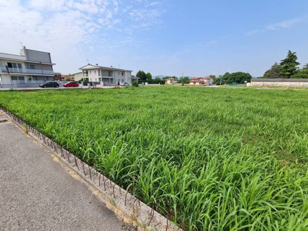 terreno edificabile in vendita a Villaverla