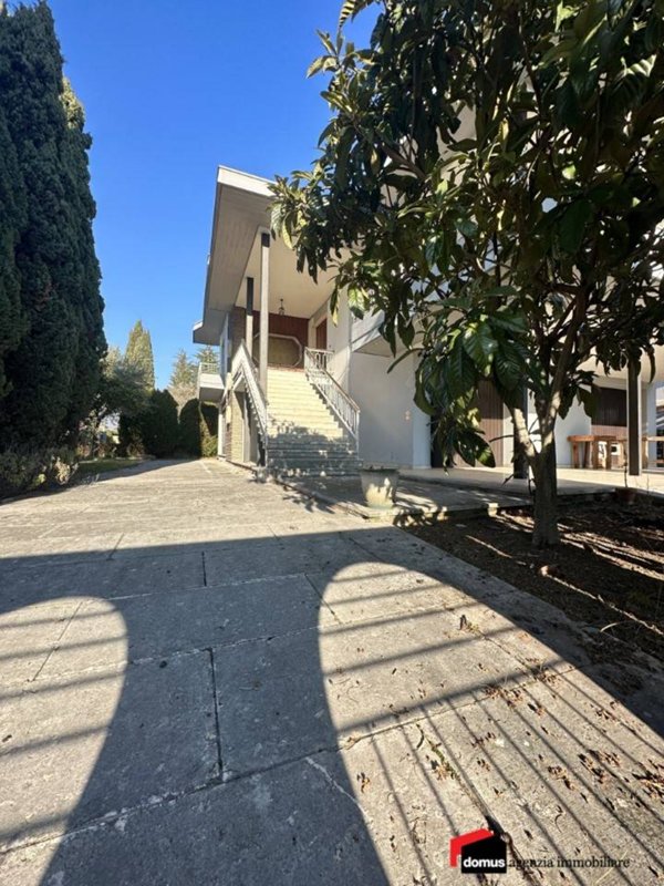casa indipendente in vendita a Zanè