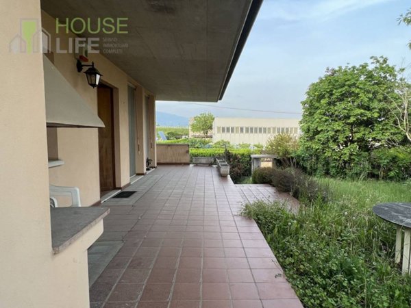 casa indipendente in vendita a Zanè