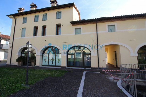 negozio in vendita a Zanè