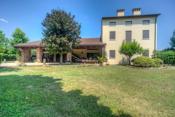 casa indipendente in vendita a Zanè