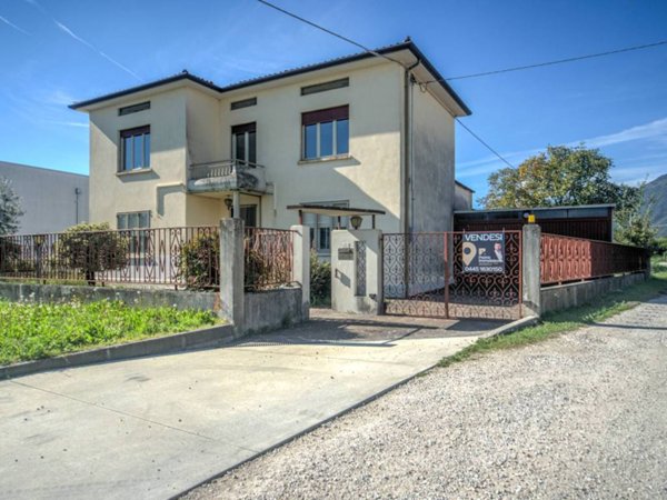 casa indipendente in vendita a Zanè
