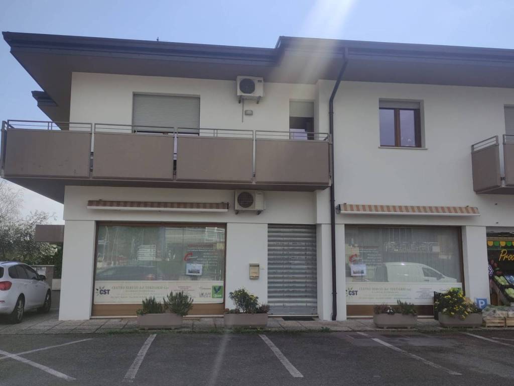 negozio in vendita a Zanè
