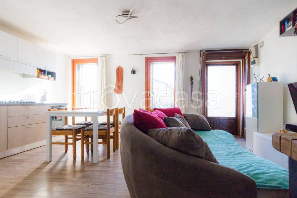 casa indipendente in vendita a Zanè