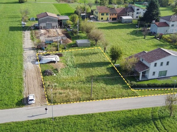 terreno edificabile in vendita a Zanè