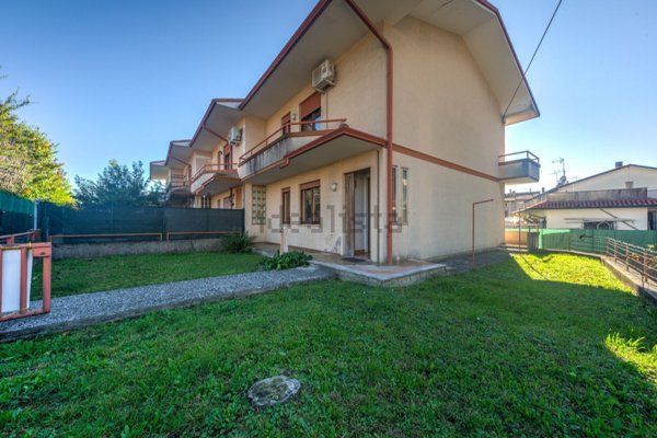 casa indipendente in vendita a Zanè