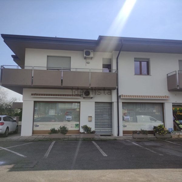 ufficio in vendita a Zanè